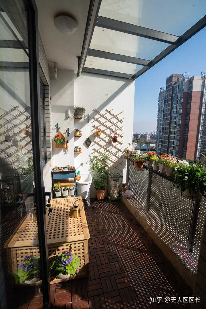 如何把小户型阳台布置出有情调又不贵?