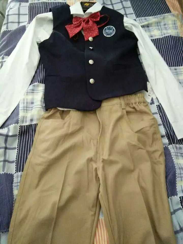 中国的校服为什么丑?