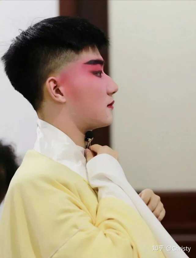 请问喜欢德云社的朋友,有知道陶阳的吗?