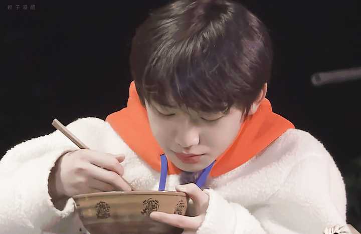 如何评价宋亚轩的少年感