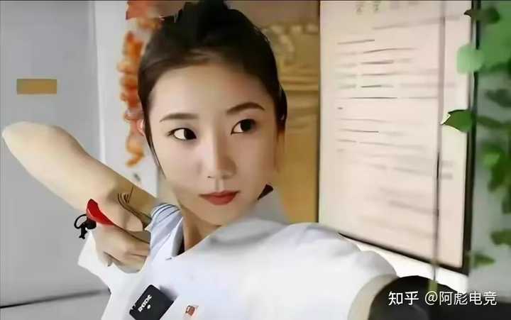 请问吕总背后是谁?有? - 知乎