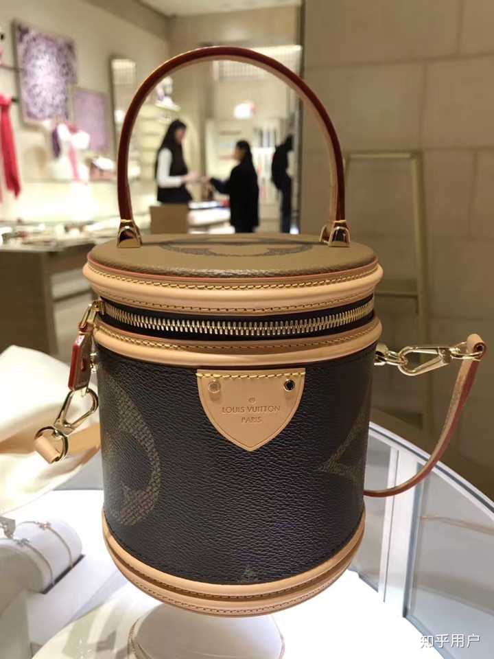 目前做奢侈品代购,但是怎么可以让别人相信自己?