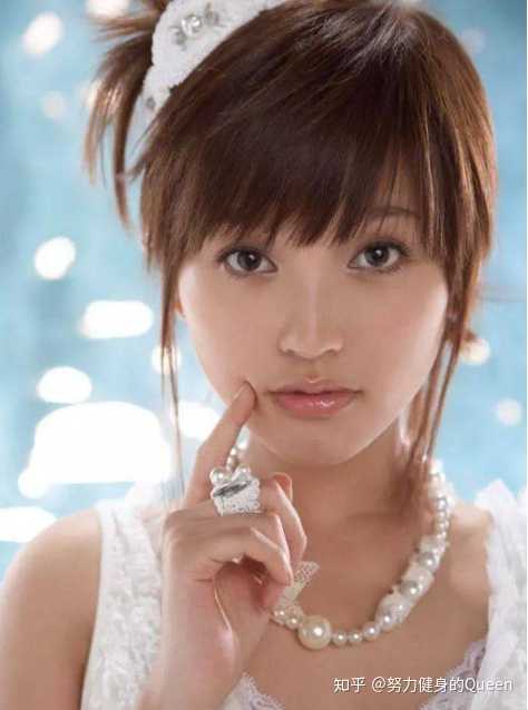 如何评价《乘风破浪的姐姐》中金莎的颜值?