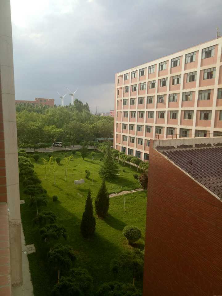 兰州理工大学和上海应用技术大学怎么选?
