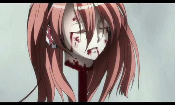 玛茵-男主的女朋友,为保护男主死掉.