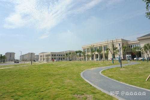 江蘇師範大學科文學院的圖書館或教室環境如何?是否適合上自習?