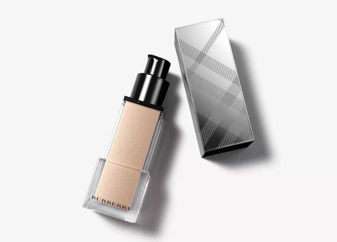 上班化妆如何保持12个小时不浮粉不脱妆?