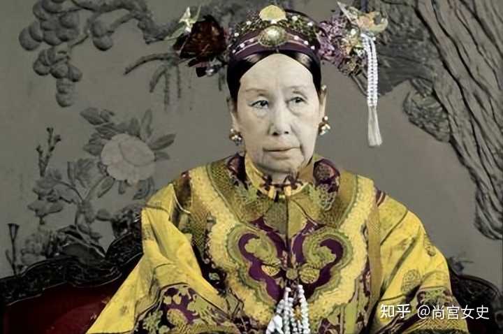 瑾妃在光绪年间和姐姐珍妃不睦,抚养溥仪后又逼死溥仪生母,如何评价她的一生? - 知乎