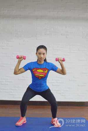 瘦腿第五招:弓步提膝