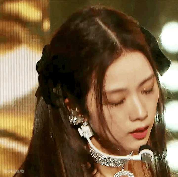 能详细介绍一下blackpink的jisoo吗