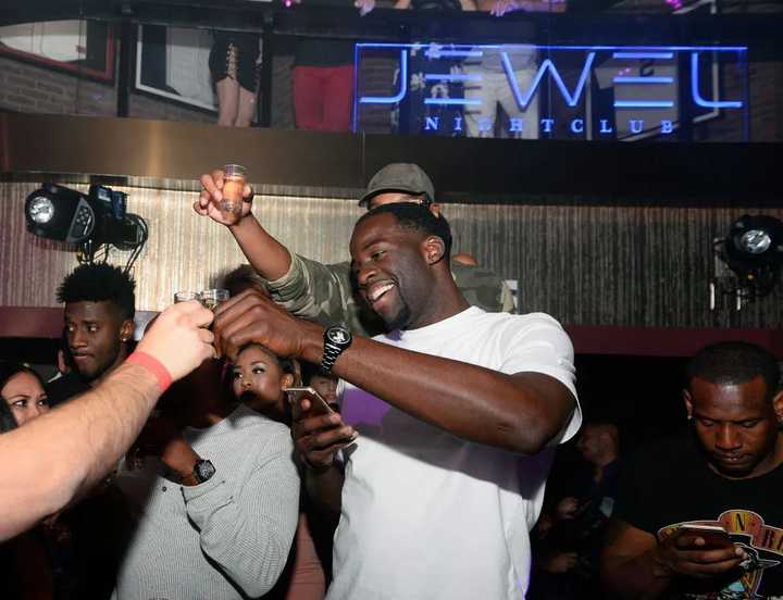 为什么哈登,汤普森这样的 nba 球员喜欢逛夜店?