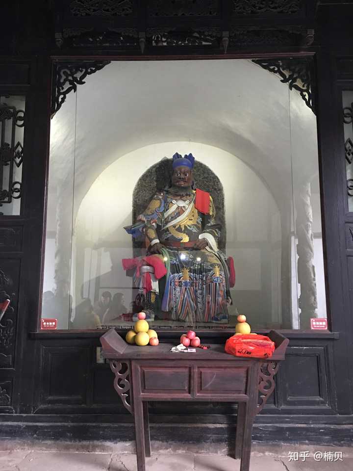 张飞墓亭,也就是张飞墓正面