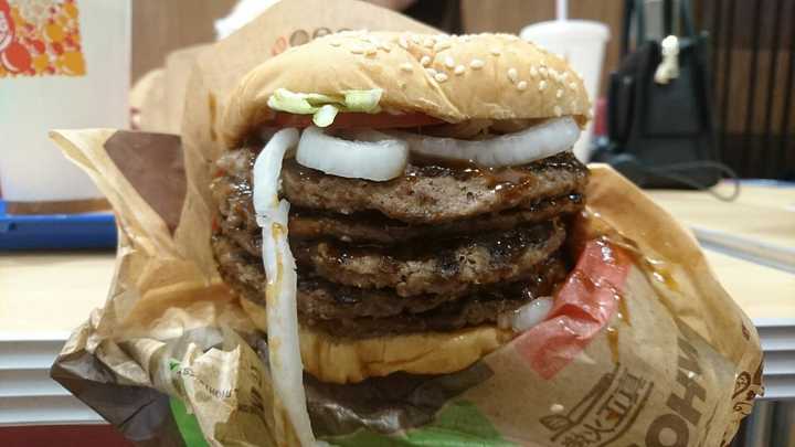 吃汉堡王的三层汉堡是一种怎样的体验?