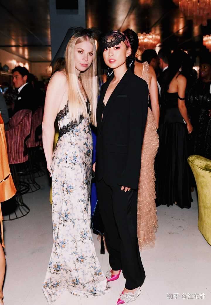 如何看待章凝担任vogue中国版主编 28岁成为vogue史上最年轻的编辑总监 知乎