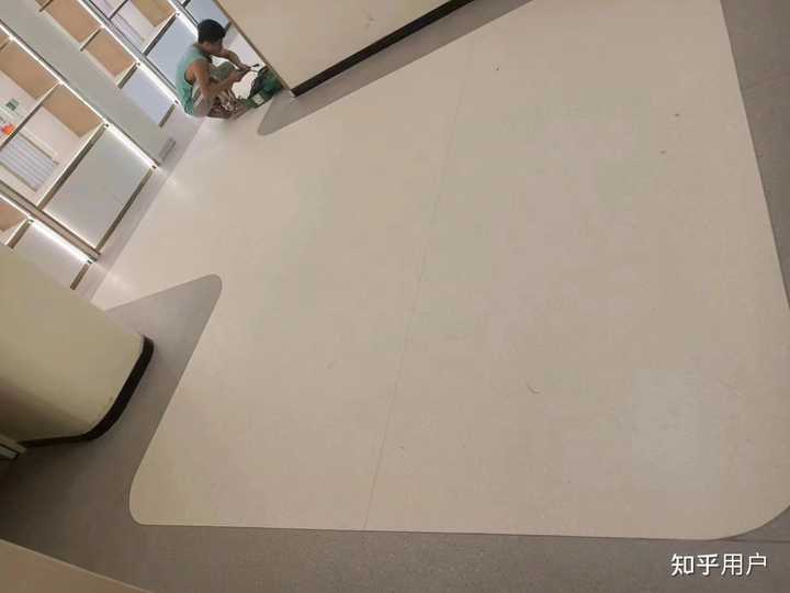 家里装修,地面除了铺瓷砖和木地板,还没有别的选择吗? - 知乎