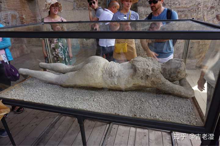 庞贝古城是怎么灭亡的?