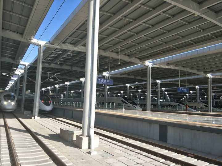 兰州火车站进站口图片图片