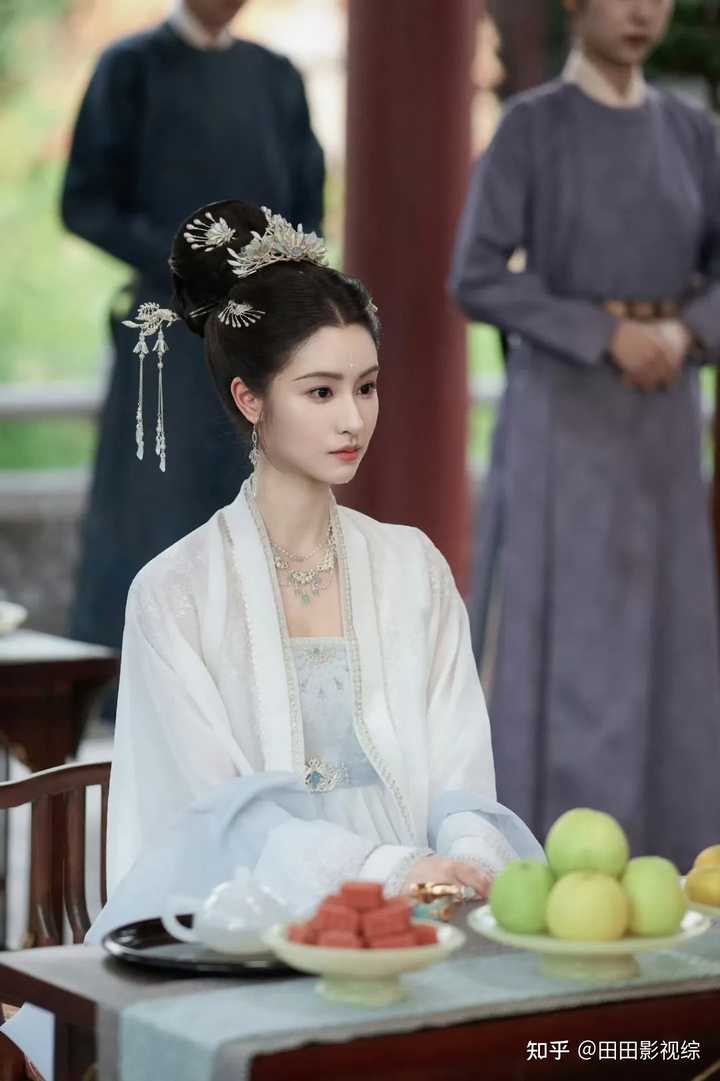 《大奉打更人》:如何评价毛晓慧饰演怀庆女帝这个角色? - 知乎