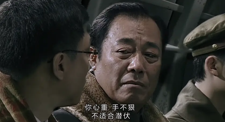 《潜伏》里，余则成为什么要救晚秋，不应该以不能暴露为重吗？ - 知乎