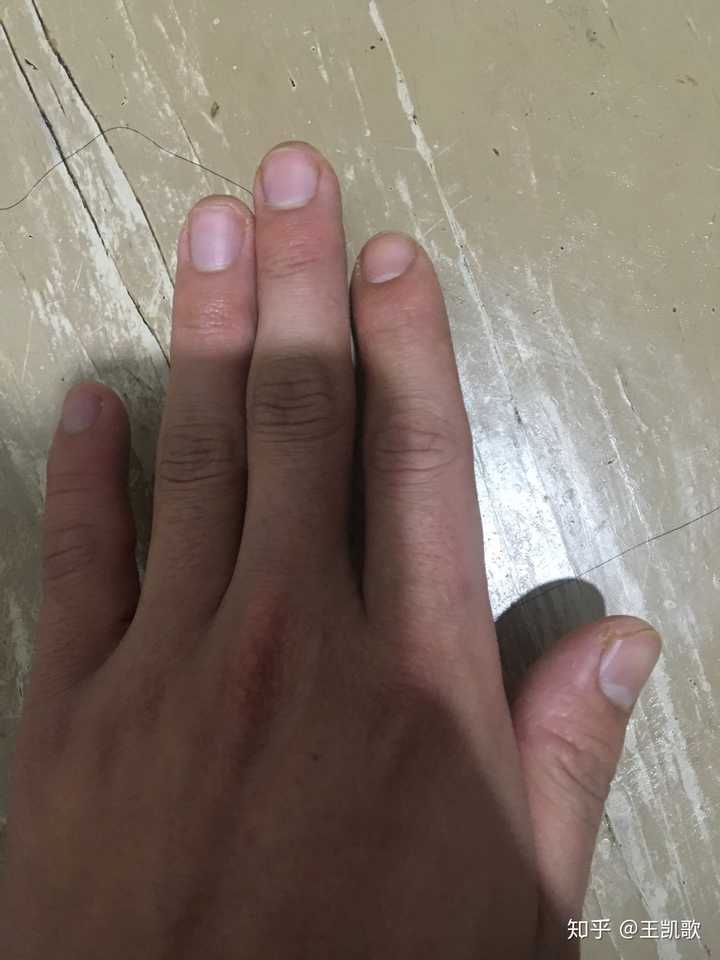 手指很短,能弹"好"钢琴或吉他吗?