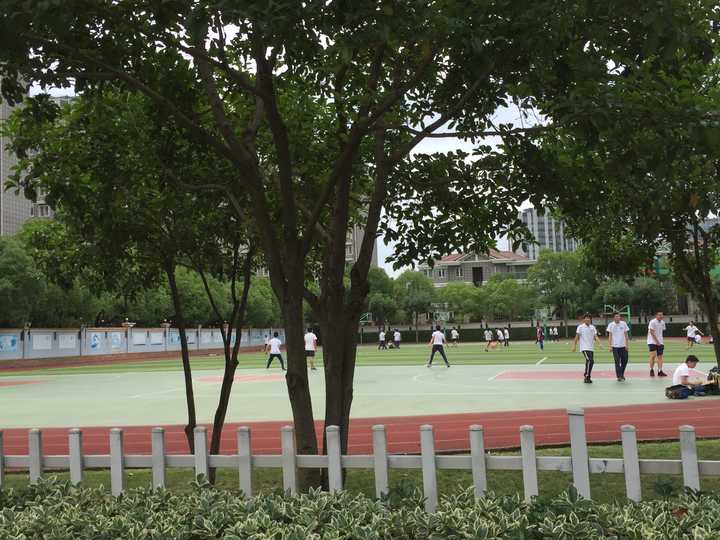 在上宝中学念书是一番怎样的体验？ - 知乎