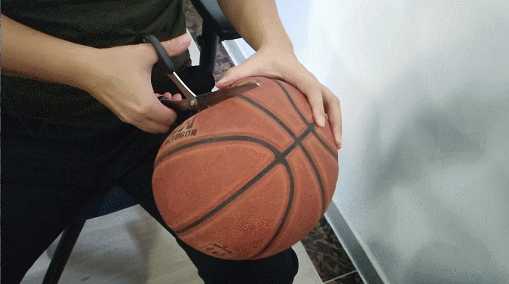 想买一个篮球送给男生朋友,应该如何挑选,有哪些推荐?