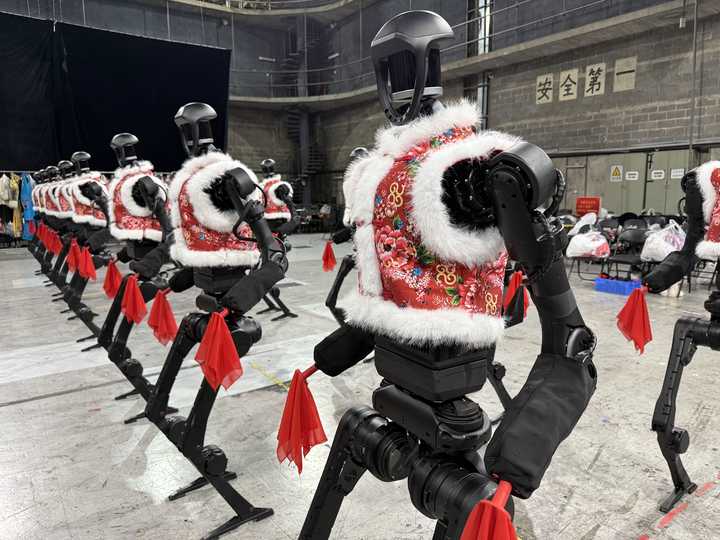 如何评价 2025 年春晚张艺谋导演的机器人舞蹈《秧 BOT》？ - 知乎