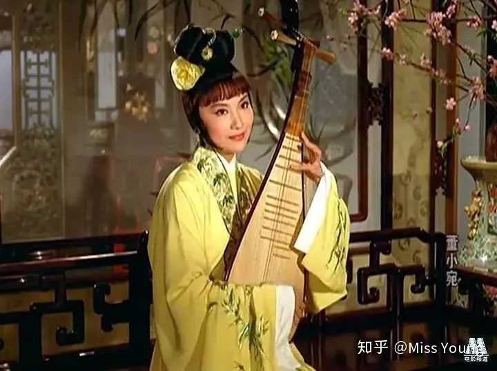 《董小宛》夏梦 善玩得趣,不善玩才丧志,这也是观念上的一个重大