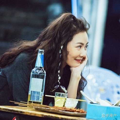 很喜欢王梓这个角色,自己截了头像调了色.