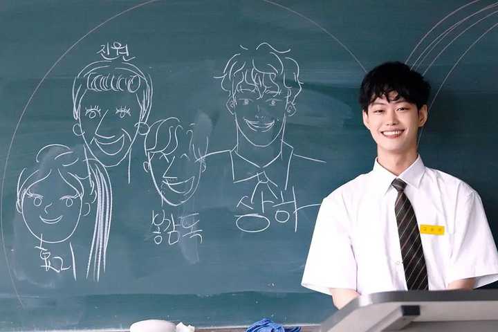 之间心动满满的爱情与友情的电视剧,李洗赈将饰演即便在困境中也不失