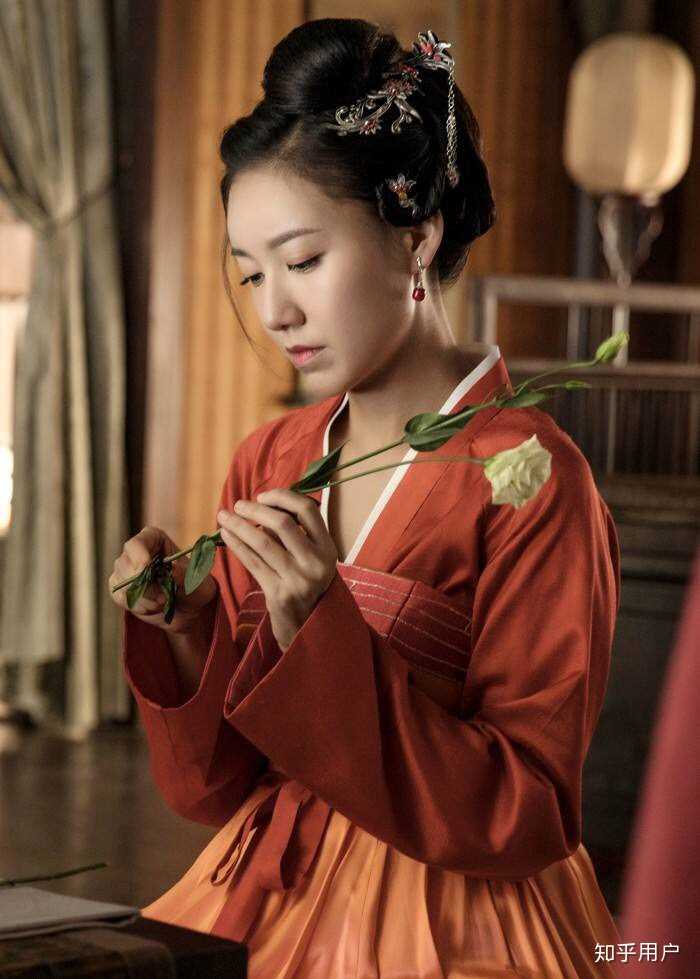 如何评价女演员高露？ - 知乎