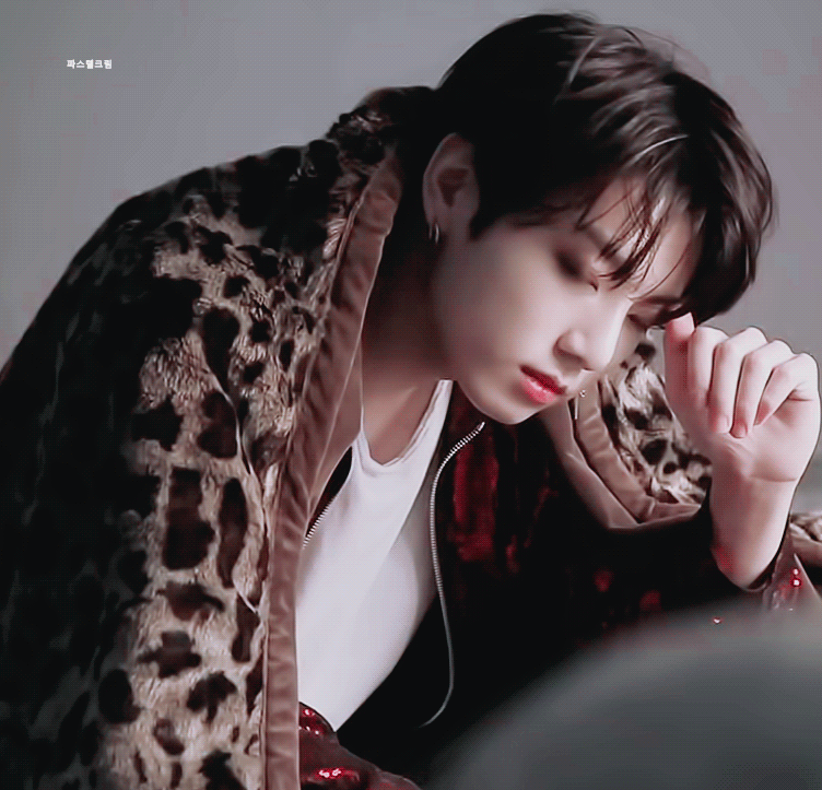 关注问题 ​写回答防弹少年团金泰亨田柾国正泰cp求田柾国的神仙动