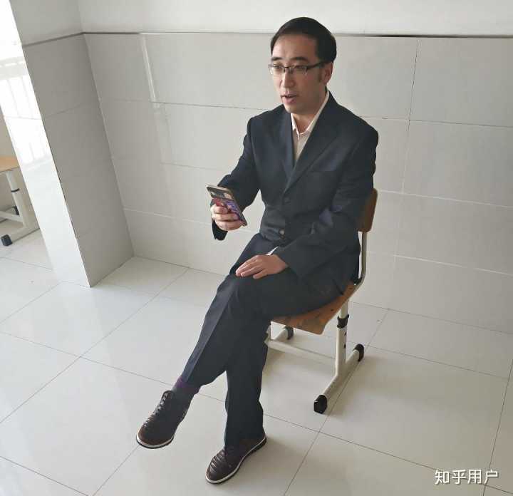 真正的勇士都上前线抗疫了,李永乐不懂病毒不懂医药,物理都讲不对的讲