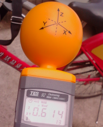 离我家卧室窗户米左右 有移动信号塔的板状天线 正对着我家 请问这样会辐射超标吗 知乎