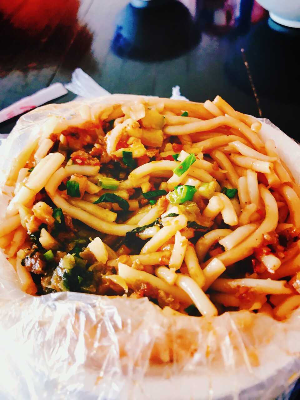 苏秦刘 的想法: 觉得我大都昌的拌粉相对南昌拌粉来说更胜一筹.