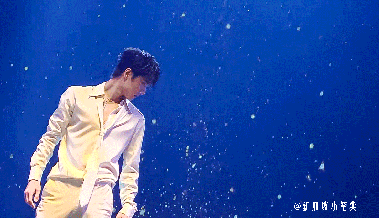 如何评价王一博在双十一开幕直播盛典中表演的舞蹈散落的华服
