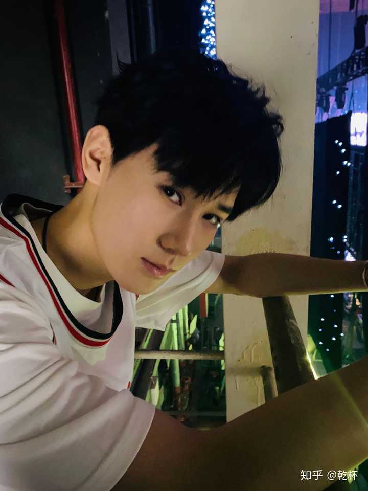 想问一下各位真知棒是怎么喜欢上张真源 知乎