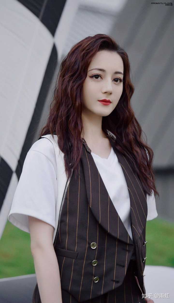 有哪些迪丽热巴的好看的壁纸