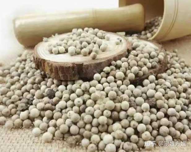 黑胡椒和白胡椒在烹饪上有什么区别么 知乎 黑胡椒和白胡椒在烹饪上有什么区别么 知乎