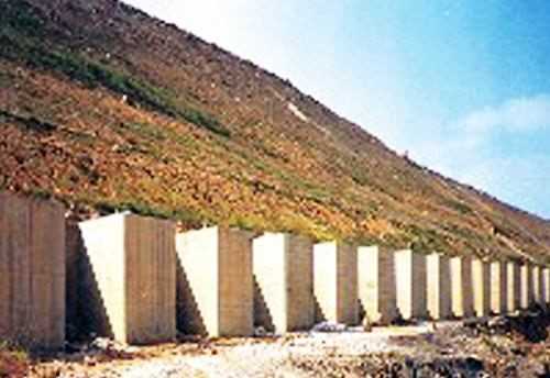 可抑:专治滑坡的土木工程结构——抗滑桩zhuanlan.zhihu.com文章