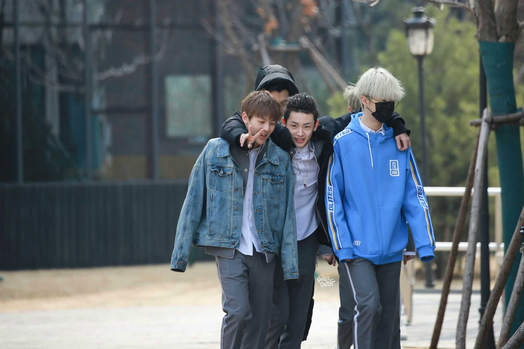 一开始看偶练,是听说了导师阵容,导师有男有女,有小鲜肉也有实力歌手