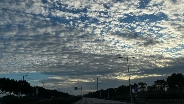 北京一学校发起「十点半睡觉」倡议，到点停笔，必须睡觉，这项「睡眠令」能落地吗？可能会遇到哪些问题？