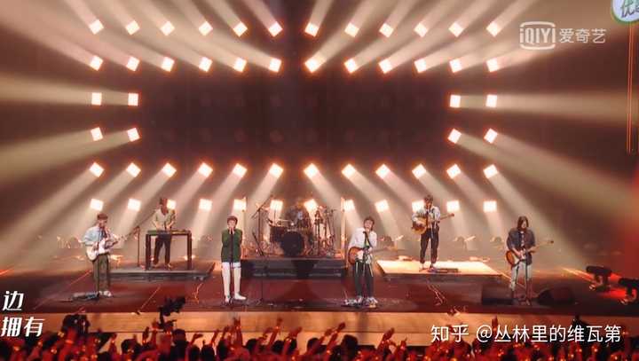 如何评价 乐队的夏天2 第十一期达达乐队和椅子乐团合作改编的 追光者 知乎