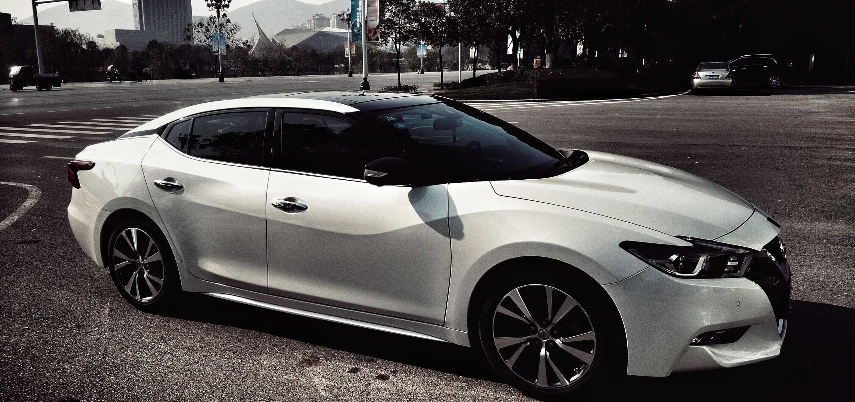 先上车车图. 日产maxima,月销不过百,小众车,基本上没在路上看见过.