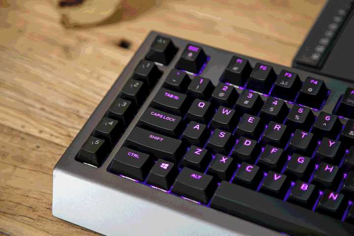 如何评价alienware外星人aw768电竞级机械键盘