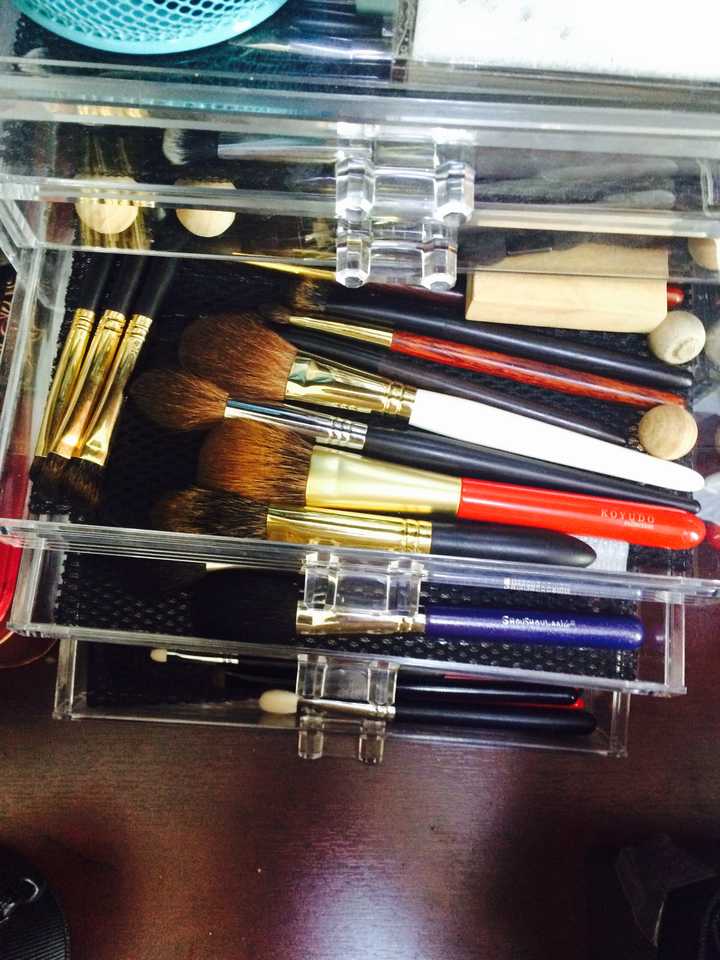 很多化妆刷怎么收纳 ฅ W ฅ 有没有简单整洁的方法 知乎