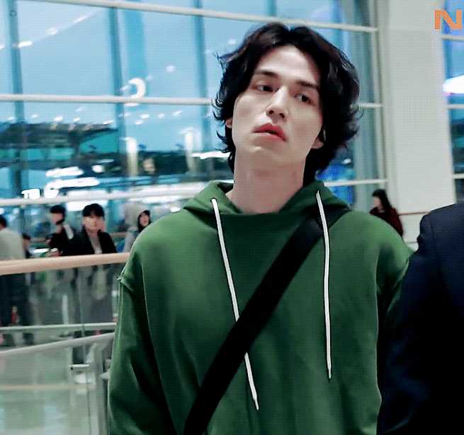 李栋旭为什么越来越年轻