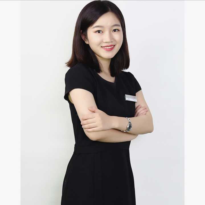 再来两张现在的工作照片吧 因为身边太多人玩知乎 还有我学生 好怕被