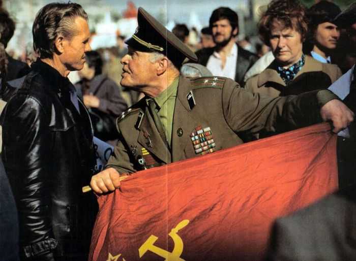 苏联解体老兵痛哭图片