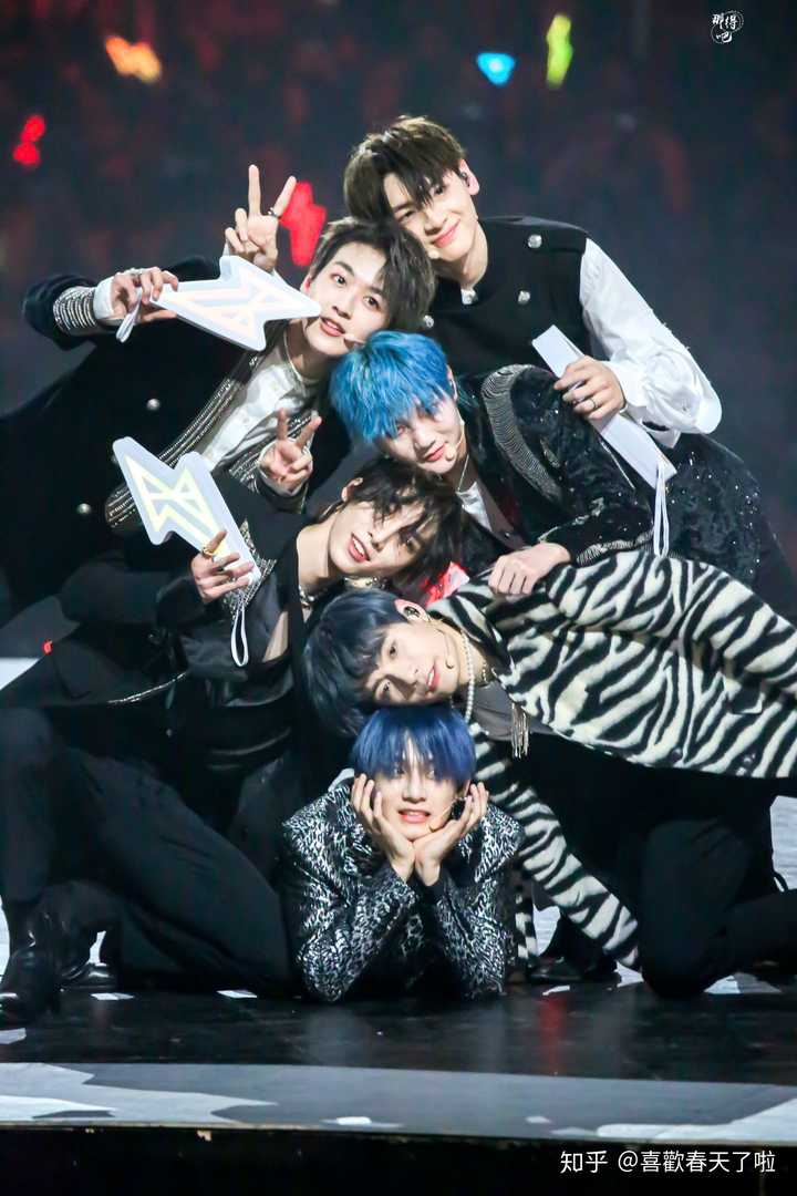 r1se有哪些瞬间会让你觉得这个团很不一样?